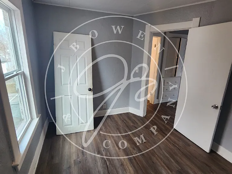 632 Nicholas St — Photo 17