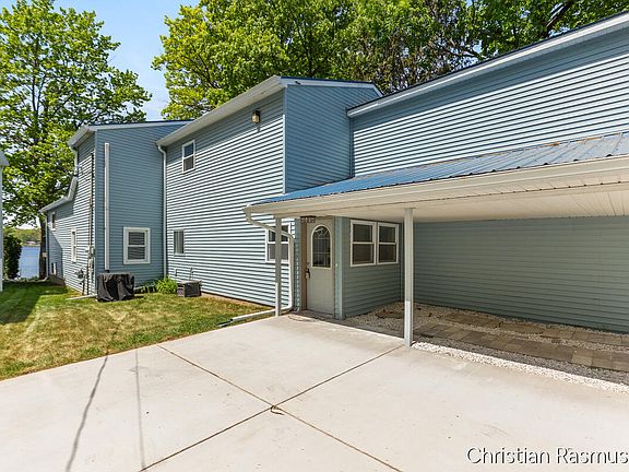4th image of 1025 Adams St