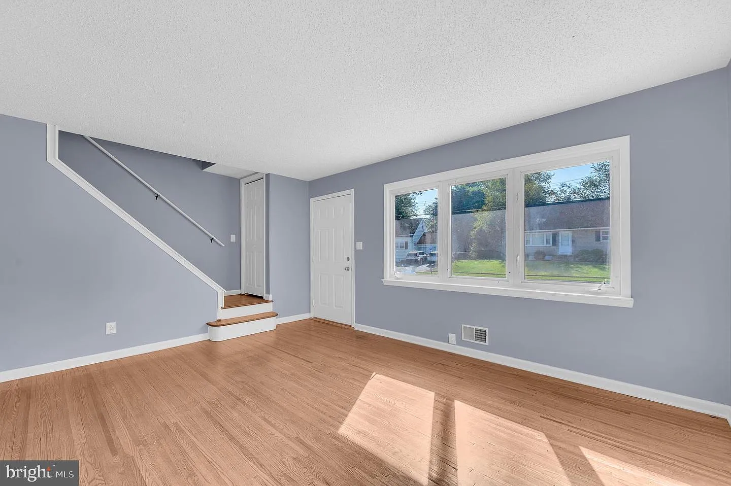 4 bed, 1075 sqft, $2,700 — Photo 3
