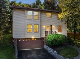 220 Lakeside Dr, Mc Kees Rocks, PA 15136