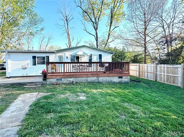 425 W Springfield Rd, Saint Clair, MO 63077
