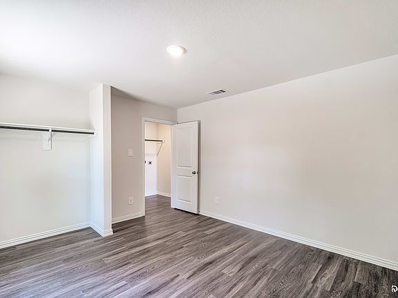 4th image of 1428 NW 9th Ave Unit 1