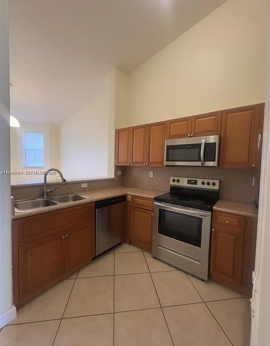 Shoma Condo At Keys Cove — Photo 2