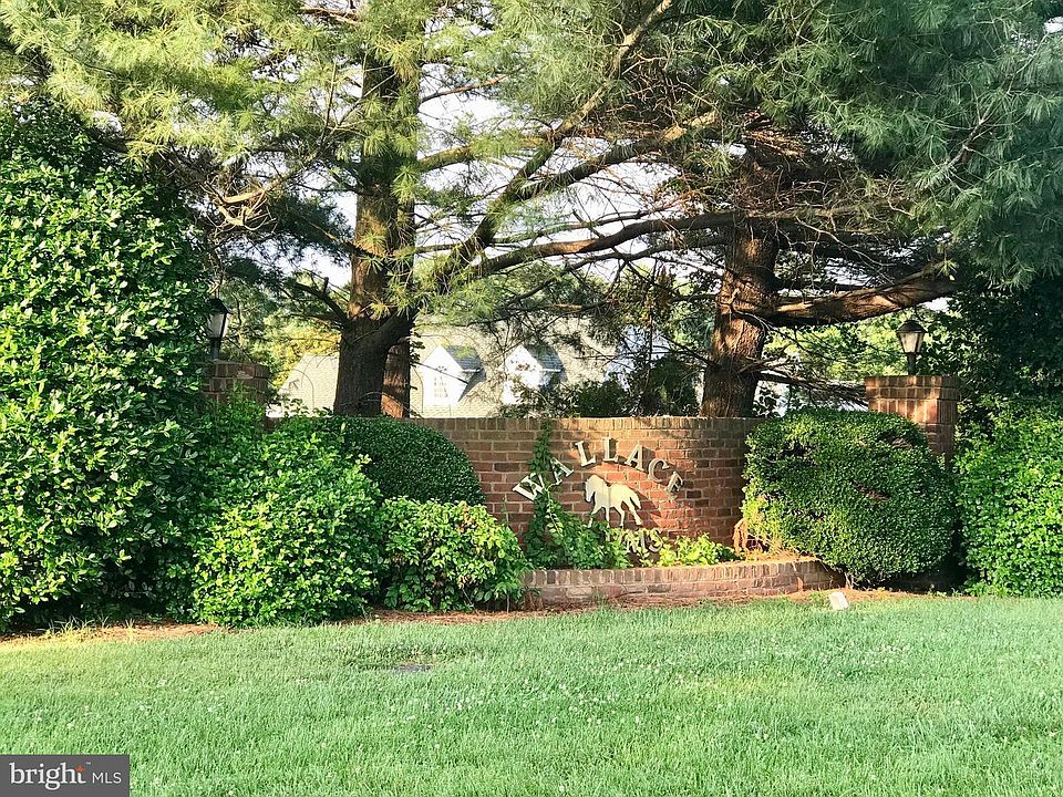 1st image of 13 Wallace Farms Ln