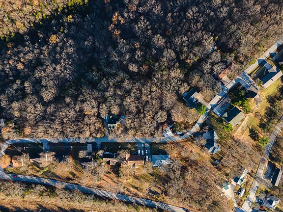 5th image of 17 Hillcrest Dr