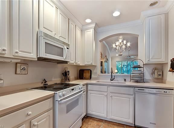 5th image of 7625 Meadow Lakes Dr APT 702