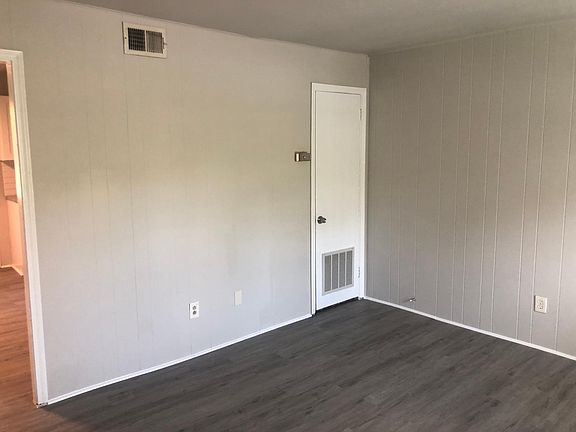 3rd image of 630 Eastview Ct #618-G