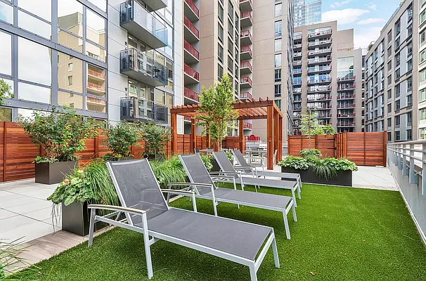 Rented by REAL New York | media 19