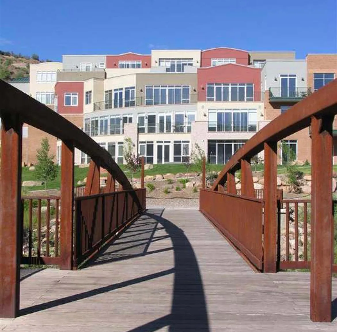 2 bed, 2.5 bath, 1430 sqft, $2,800 — Photo 4