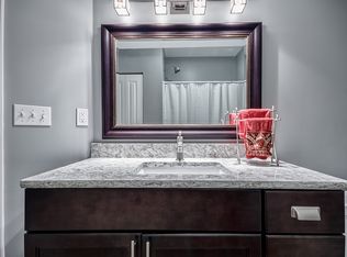 21 W Southcrest Cir, Edwardsville, IL 62025