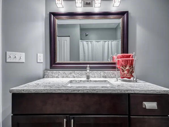 21 W Southcrest Cir, Edwardsville, IL 62025