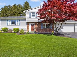 160 Auramar Dr, Rochester, NY 14609