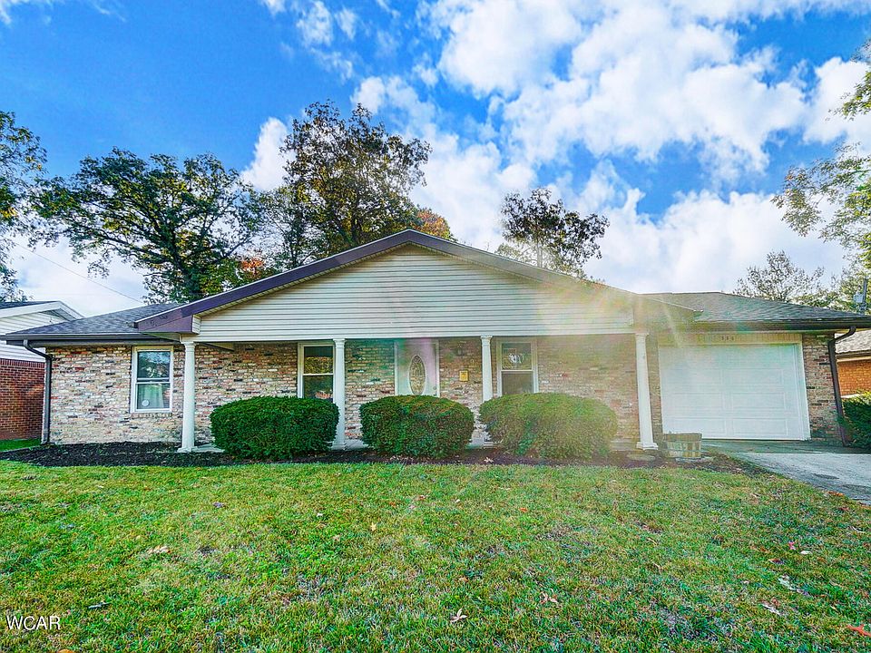 1st image of 966 Crestwood Dr