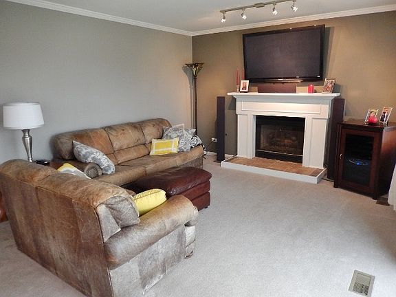 4th image of 854 Crossland Dr