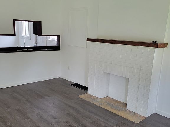 3rd image of 736 Eastland Ave #1
