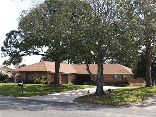 1st image of 24 Fairgreen Ave