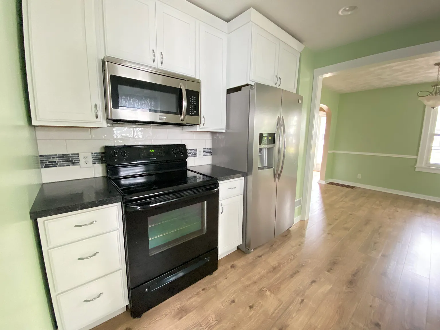 2 bed, 1000 sqft, $1,700 — Photo 1