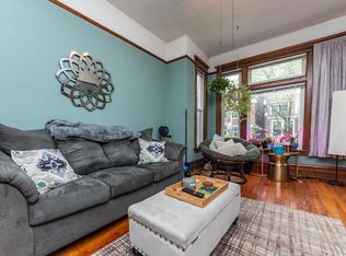 1228 W Henderson St #2E, Chicago, IL 60657