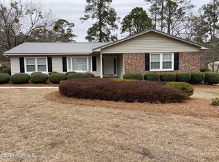 821 E Donaldson Ave, Raeford, NC 28376