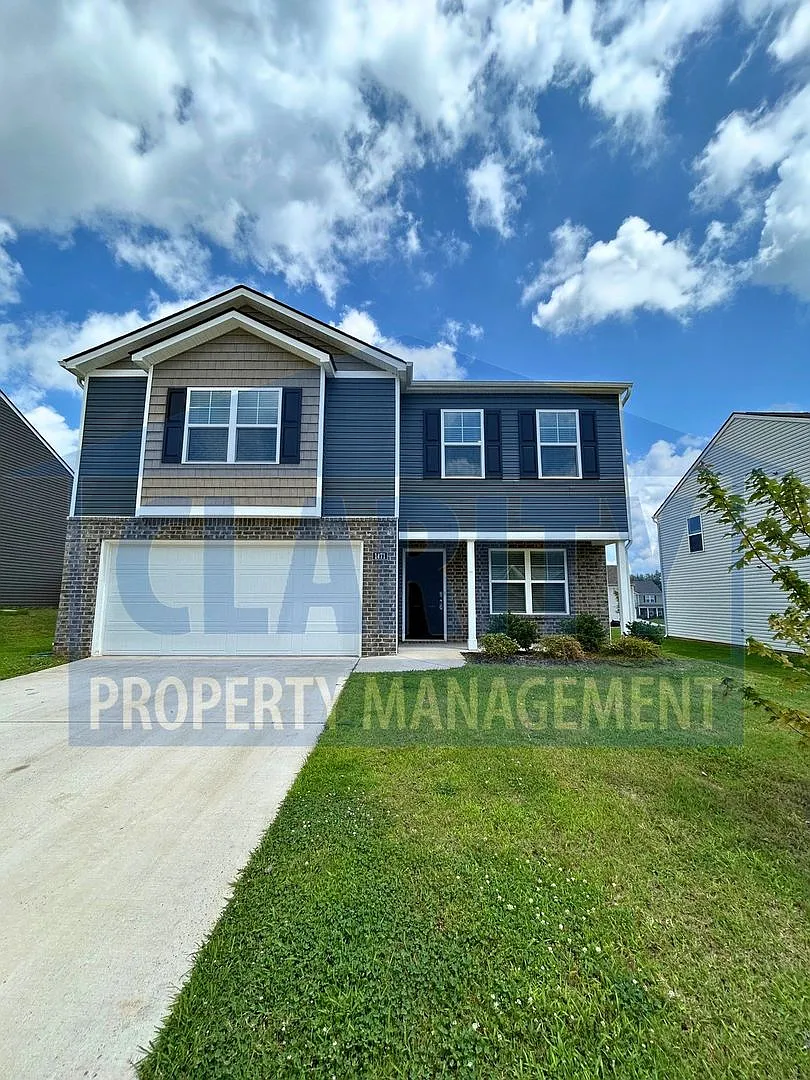 Beautiful home in Athens, TN! — Photo 1