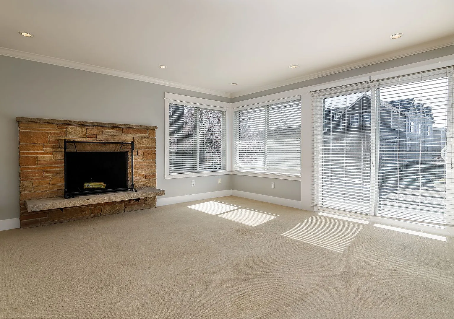 **October Free Rent** Condo Quality 1br + Den In Ballard- Corner Unit, In Unit Laundry! Amazing M... — Photo 3