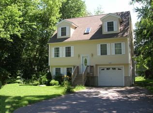 8 Beaumont Rd, Methuen, MA 01844