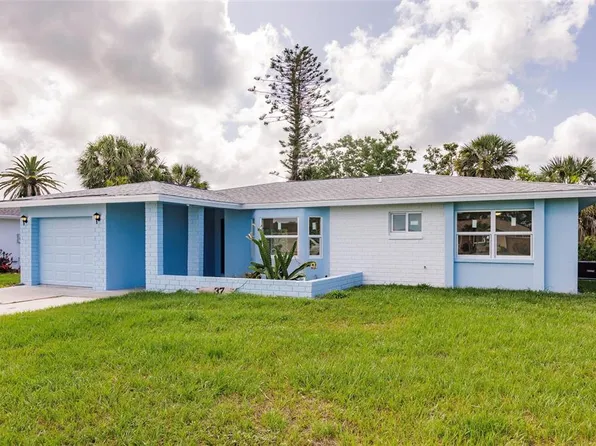 37 Oakland Hills Ct, Rotonda West, FL 33947