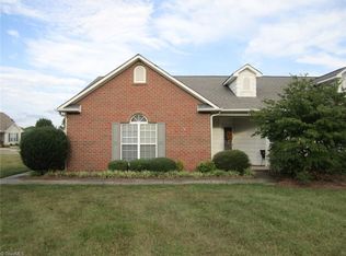 401 Salisbury Crossing Ct, Kernersville, NC 27284