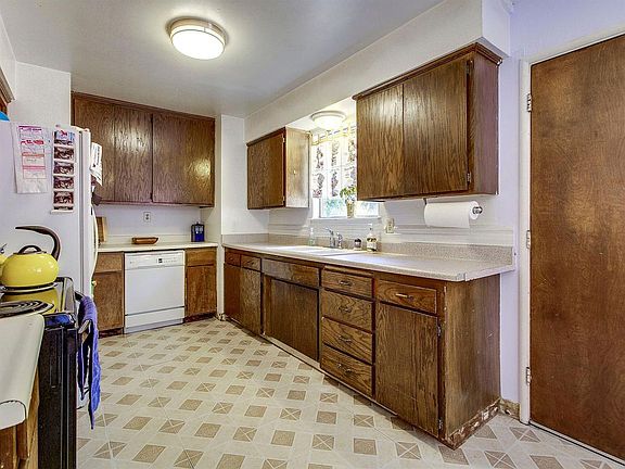 5th image of 3981 Annabelle Ave