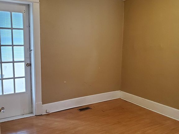 3rd image of 820 McKinley Blvd #3