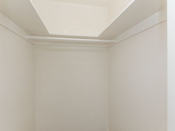 5th image of 429 Bellevue Ave #302
