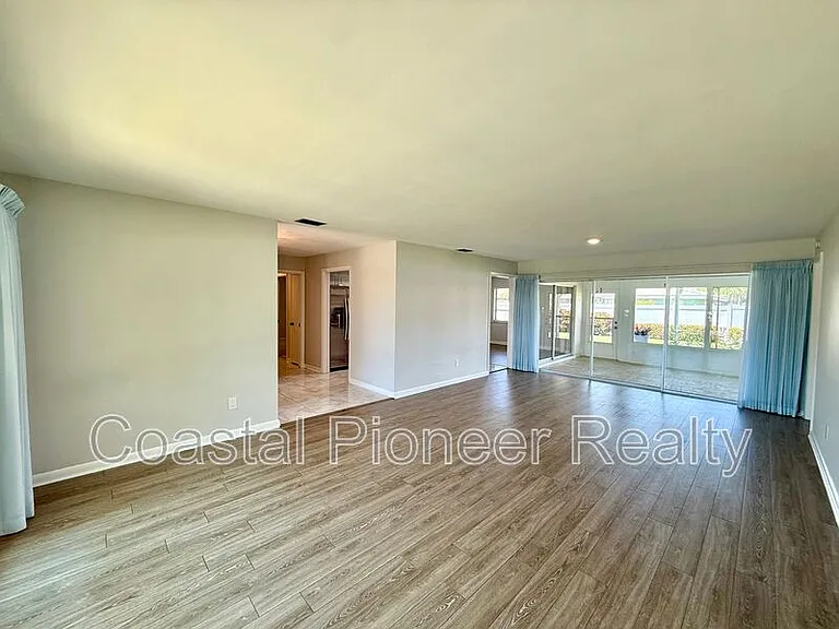 14903 Imperial Point Dr N — Photo 9