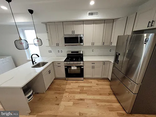 223 E Girard Ave #1R Photo 1