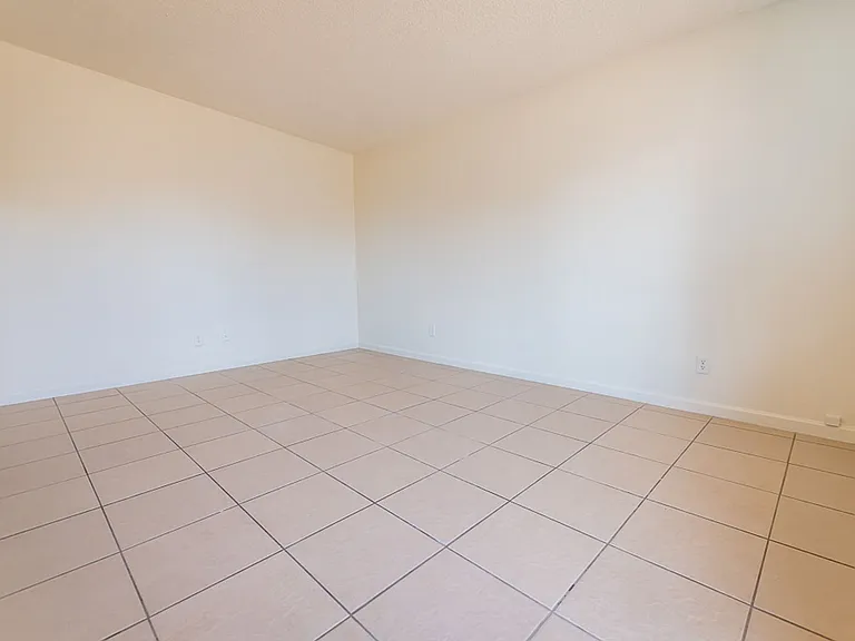 4937 E De Medici Dr — Photo 2