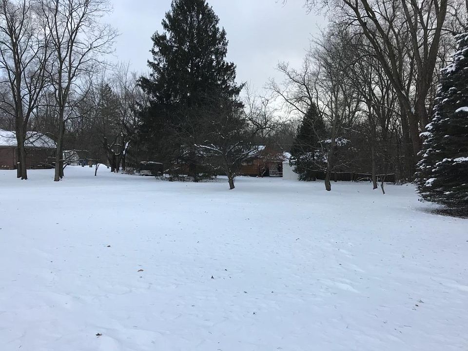 1st image of 30069 Munger Dr