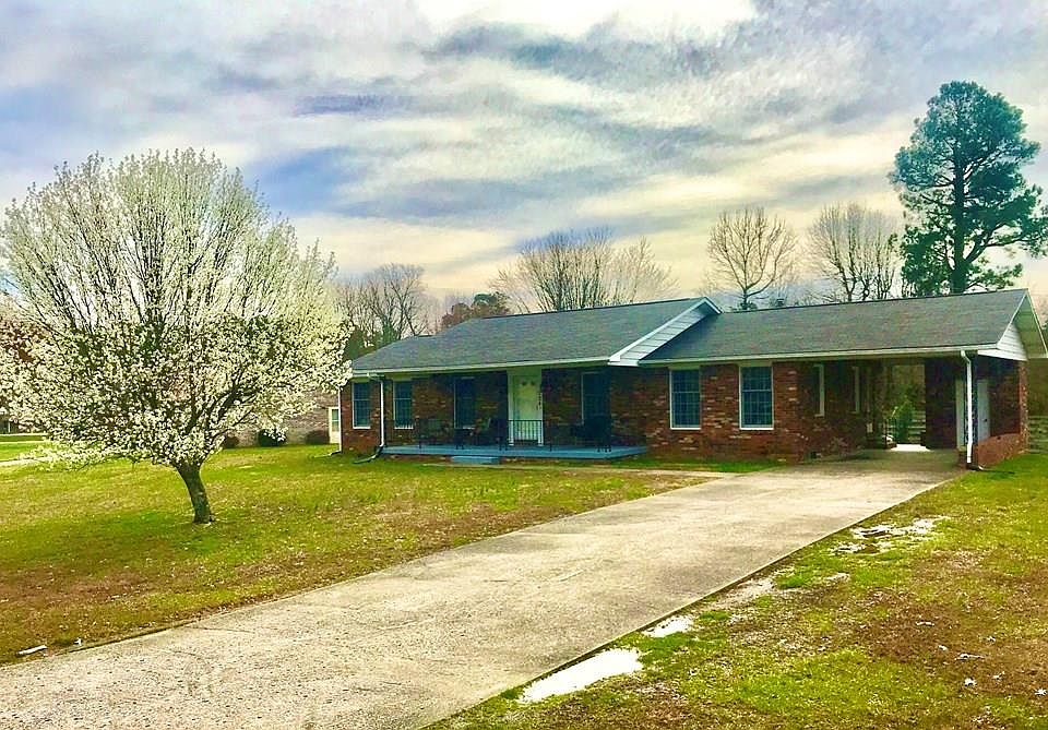 1st image of 124 Lomond Dr