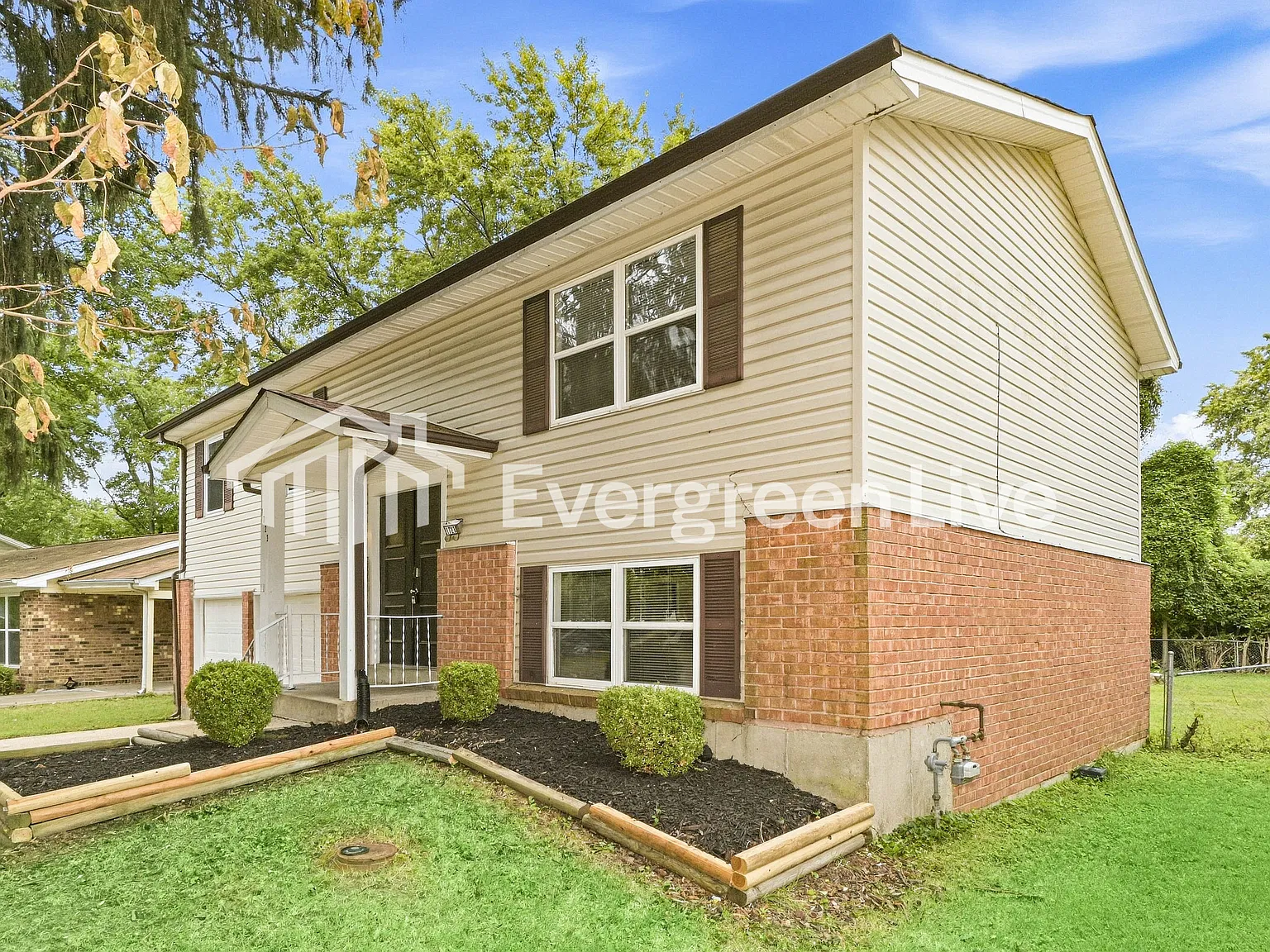3 bed, 2.0 bath, 1125 sqft, $1,695 — Photo 2