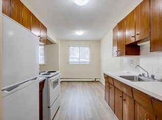 16507 83rd Ave NW, Edmonton, AB T5R3V8