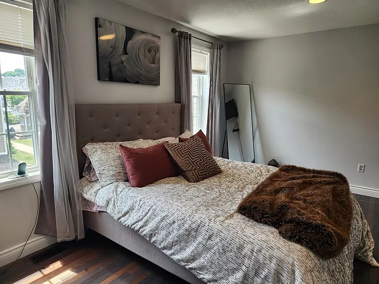 129 Lowell St #4 — Photo 17