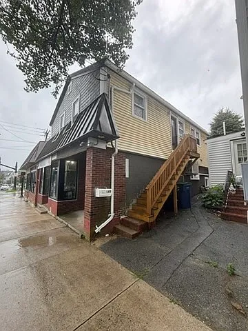 2 bed, 1.0 bath, 900 sqft, $2,350 — Photo 1