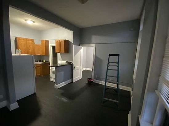 4th image of 882 Payne Ave #33