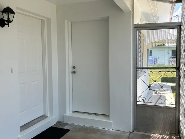 4905 Viceroy St #B, Cape Coral, FL 33904