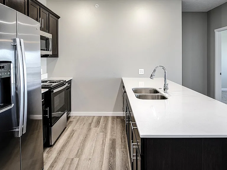 Cross Creek Apartments — Photo 4