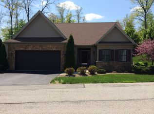 551 Honeysuckle Ln, Chagrin Falls, OH 44023