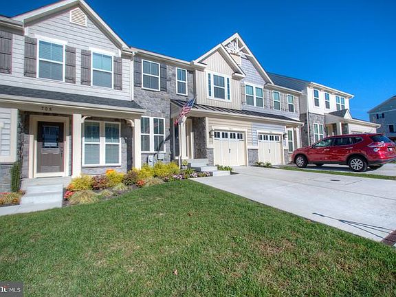 2nd image of 706 Shady Creek Ct