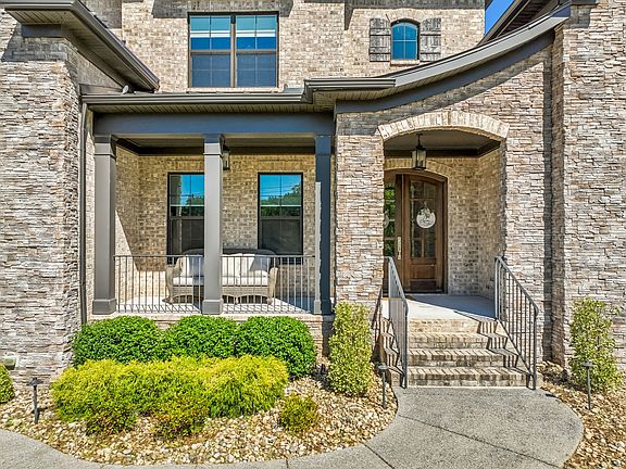 3rd image of 2658 Sanford Rd