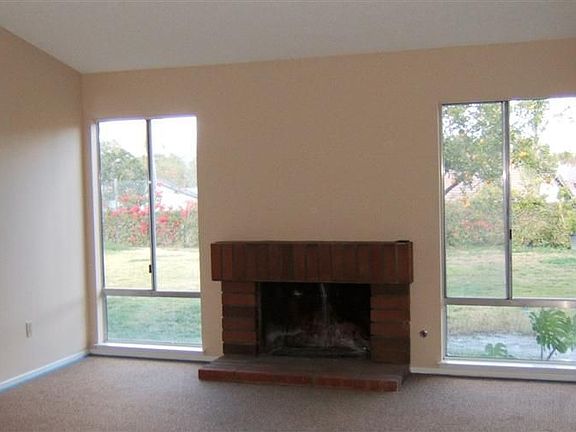 Living Room with vaulted ceilings