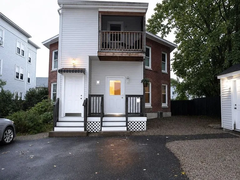 585 Beech St N #1 — Photo 13