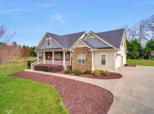 319 Spring Field Dr, Clarkesville, GA 30523