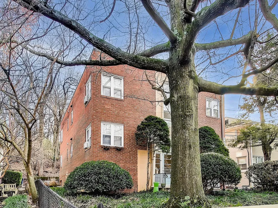 7523 Maple Ave #2